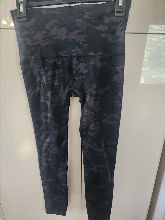SPANX Other - Spanx Women's Black Camo High-Waisted Leggings Size L